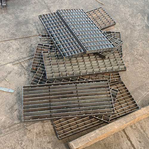 鋼梯樓梯踏步板鋼格板的獨特設(shè)計和應(yīng)用