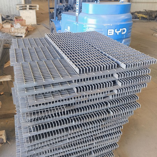 客戶血淚教訓(xùn)：選錯鋼格板規(guī)格，3個月就變形！