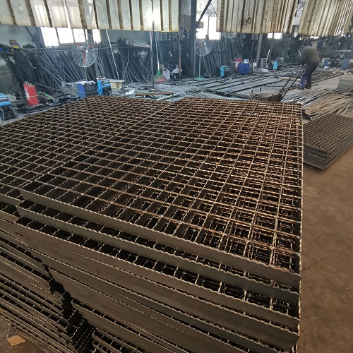 船舶甲板鋼格柵：應(yīng)對海上環(huán)境的防銹方案