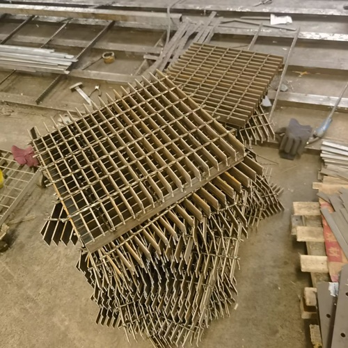 表面處理暗藏玄機(jī)！不同工藝對(duì)鋼格柵壽命的影響