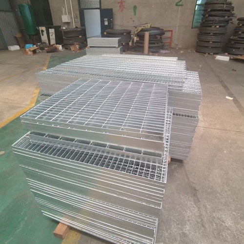 食品廠鋼格柵：符合衛(wèi)生標(biāo)準(zhǔn)的清潔方案