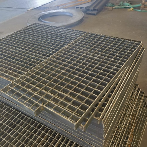 鋼格柵≠普通鋼板！它的獨(dú)特優(yōu)勢全在這里